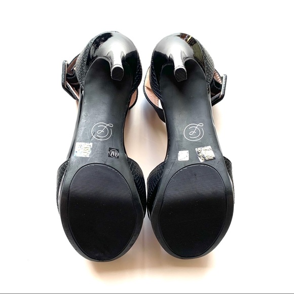 CHINESE LAUNDRY Black snake textured platform heels NWOT Size 8 - 4.5” tall shoe - Picture 4 of 4